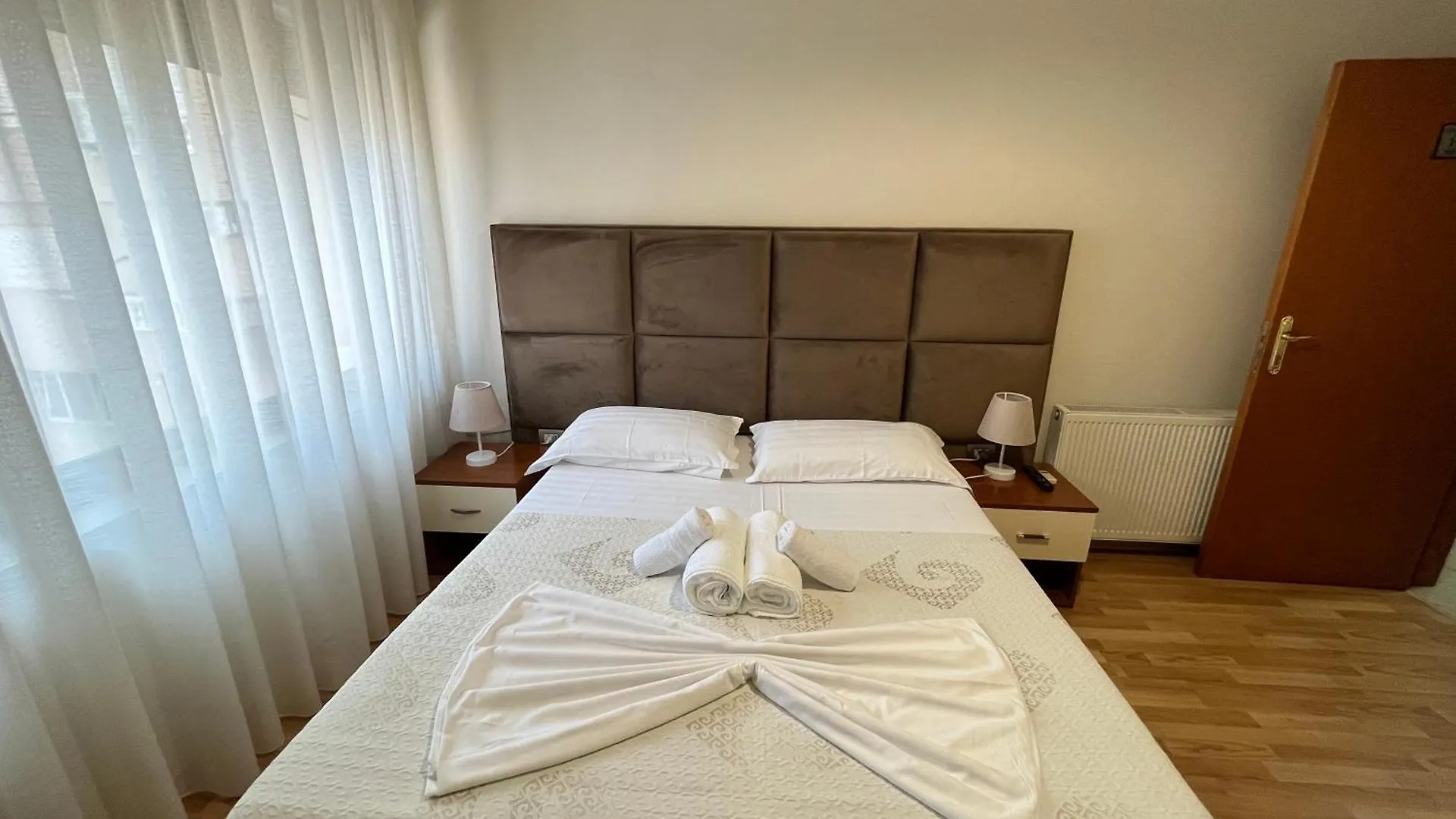 ***  Hotel Nobel Center Tirana Albânia